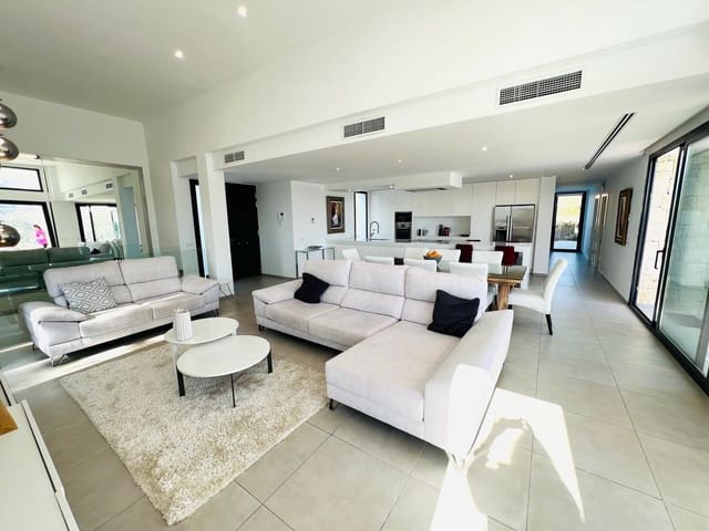 5 Zimmer Villa zu verkaufen in La Sella mit Pool - 1.300.000 € (Ref: 8786017)