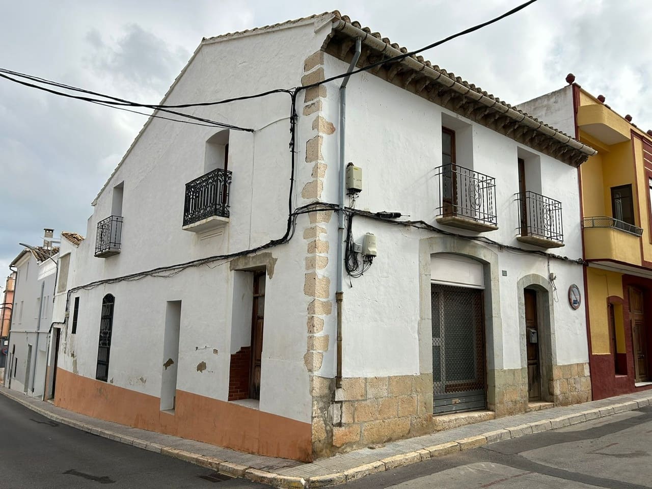 5 bedroom Townhouse for sale in Pedreguer - € 177,000 (Ref: 8847146)