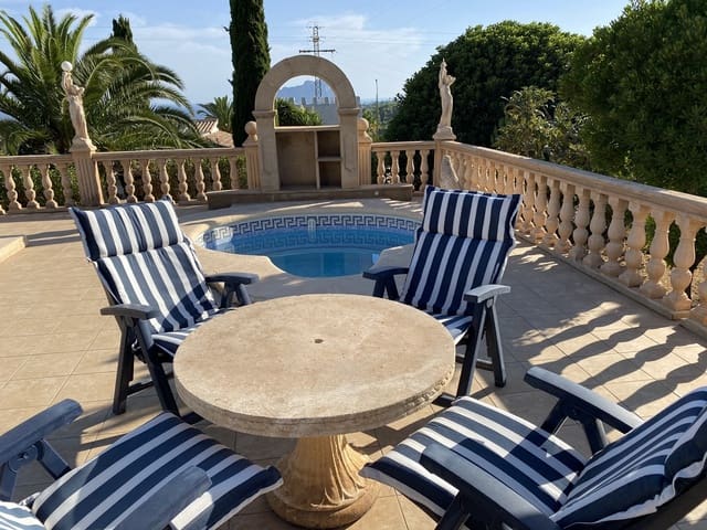 Chalet de 4 habitaciones en Benissa en venta con piscina garaje - 1.130.000 € (Ref: 8907277)