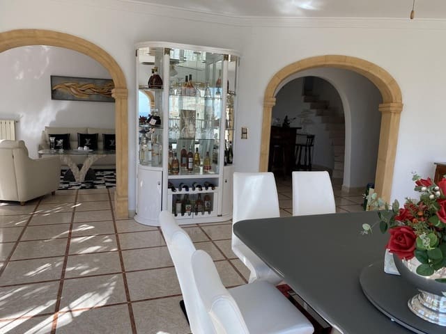 4 bedroom Villa for sale in Benissa - € 1,130,000 (Ref: 8907277)