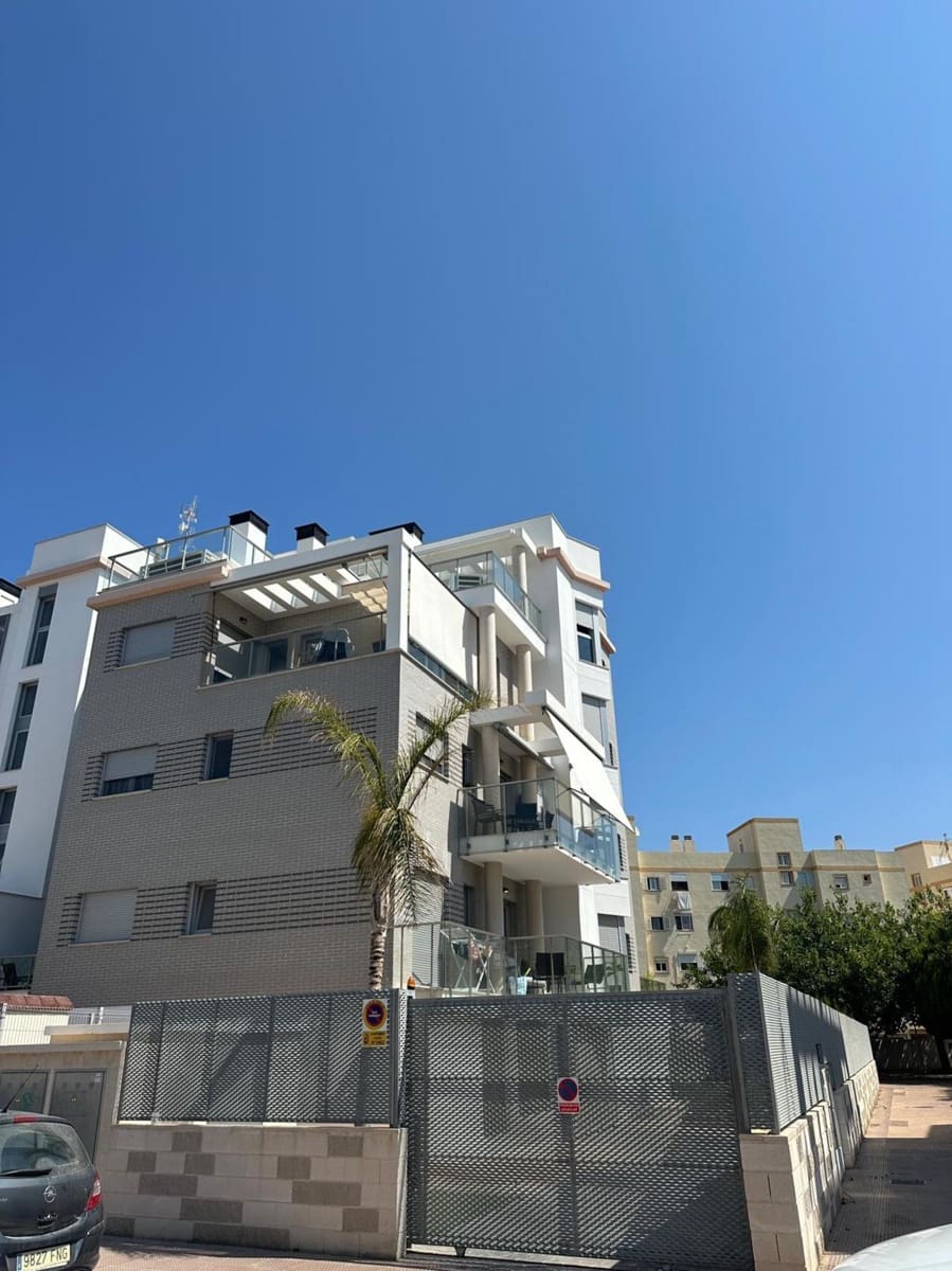 3 soveværelse Penthouse til salg i Oliva med swimmingpool - € 465.000 (Ref: 8938416)