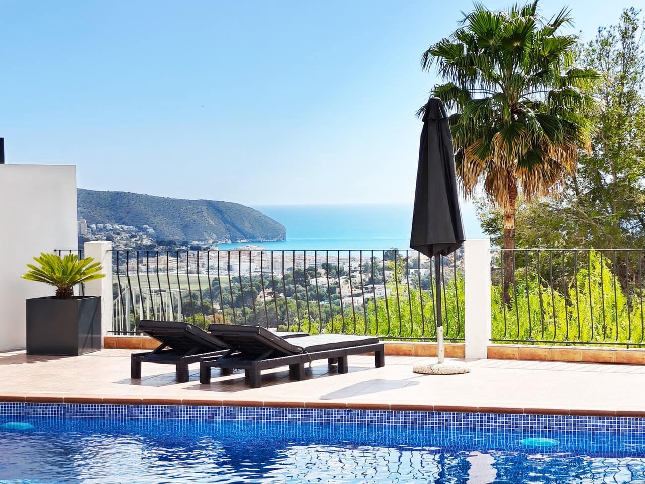 4 bedroom Villa for sale in Moraira with pool garage - € 1,575,000 (Ref: 8938417)
