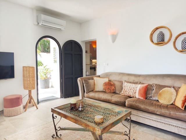 4 soveværelse Villa til salg i Teulada Pueblo, Teulada-Moraira - € 1.199.000 (Ref: 8938417)