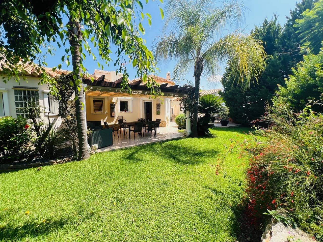 5 soveværelse Villa til salg i La Sella med swimmingpool - € 960.000 (Ref: 9163482)