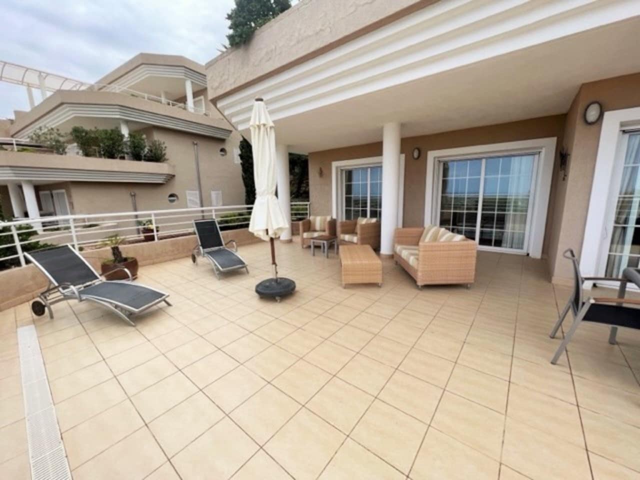 3 makuuhuone Huoneisto vuokrattavana paikassa La Sella mukana uima-altaan - 1 700 € (Ref: 9308215)