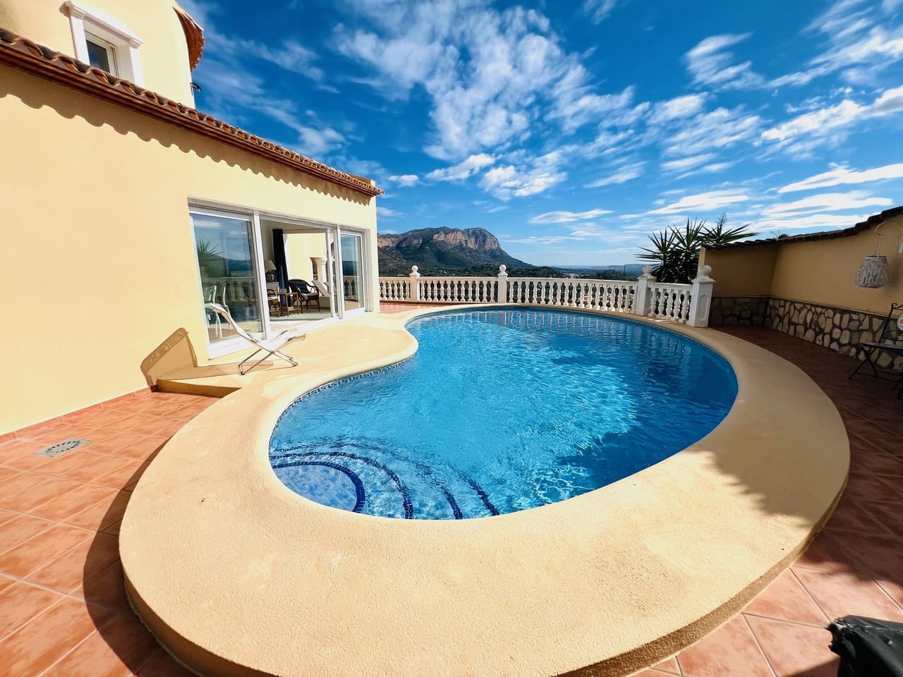 Chalet de 5 habitaciones en La Sella en venta con piscina - 995.000 € (Ref: 9378712)