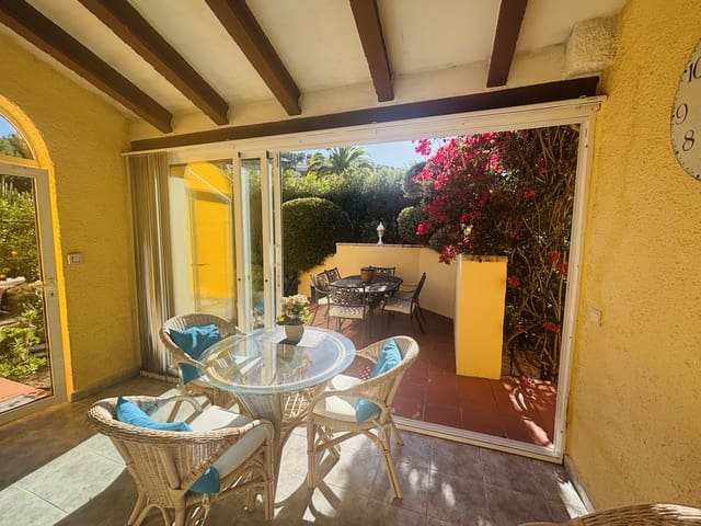 3 Zimmer Villa zu verkaufen in La Sella mit Pool - 475.000 € (Ref: 9378713)