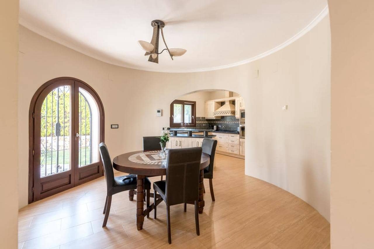 4 soveværelse Finca/Landehus til salg i La Sella med swimmingpool - € 890.000 (Ref: 9378715)