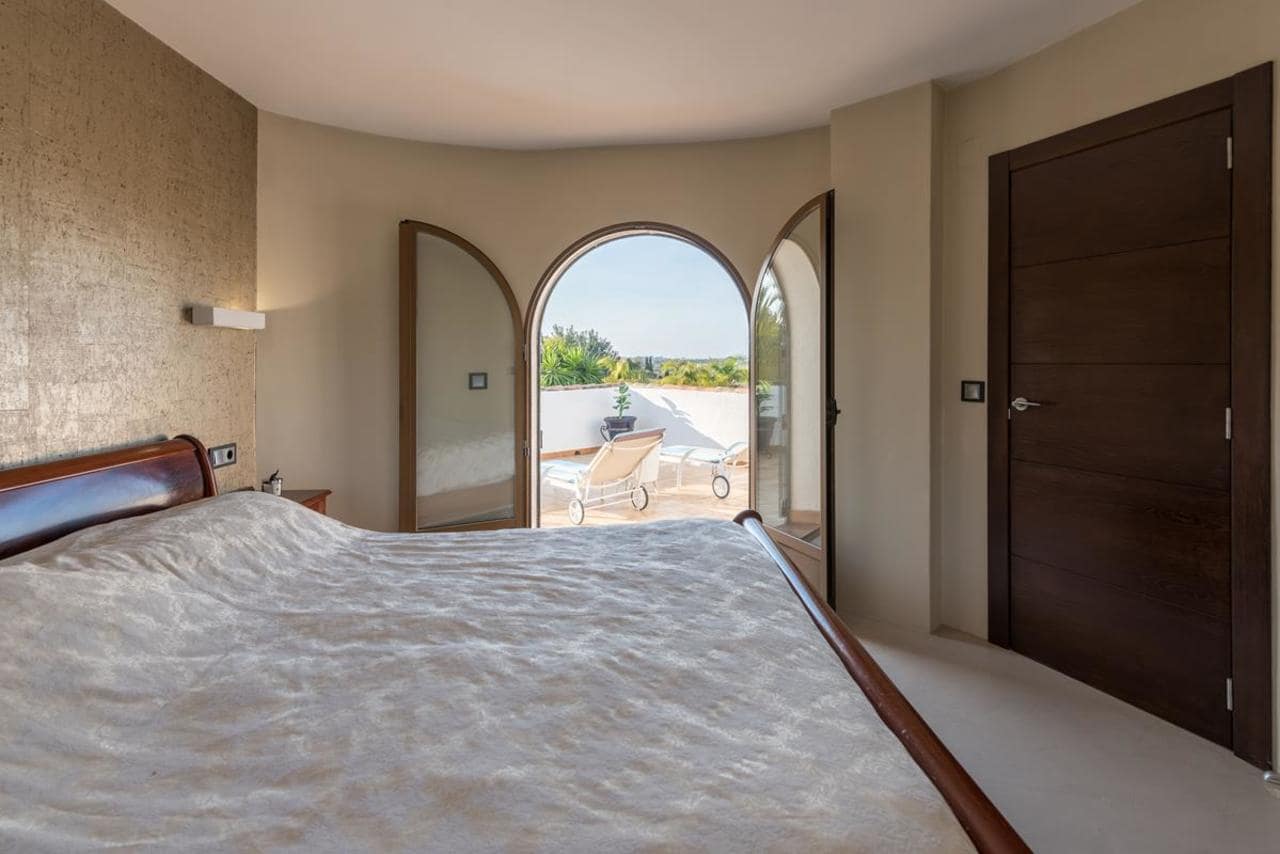 4 soveværelse Finca/Landehus til salg i La Sella med swimmingpool - € 890.000 (Ref: 9378715)