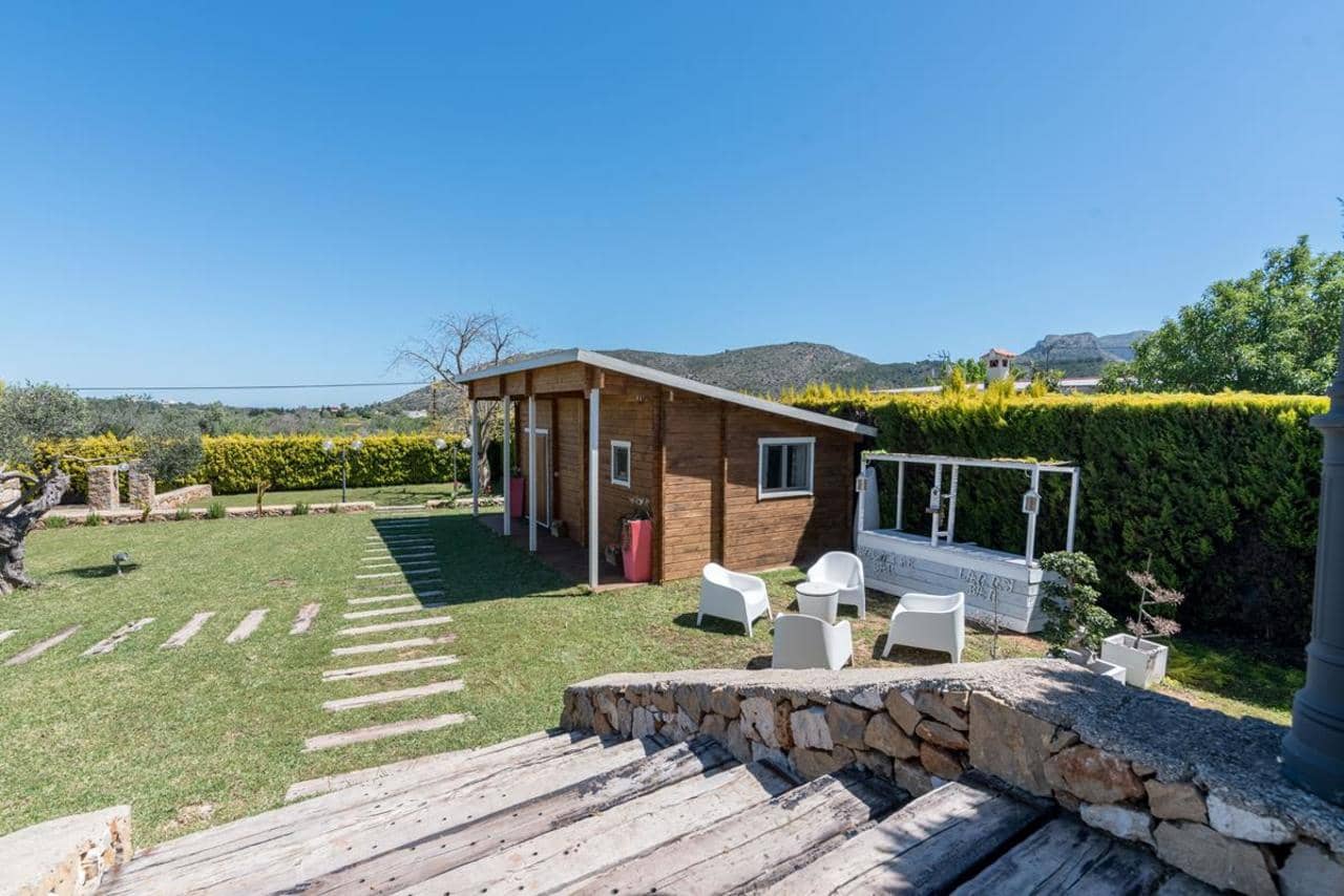 4 soveværelse Finca/Landehus til salg i La Sella med swimmingpool - € 890.000 (Ref: 9378715)