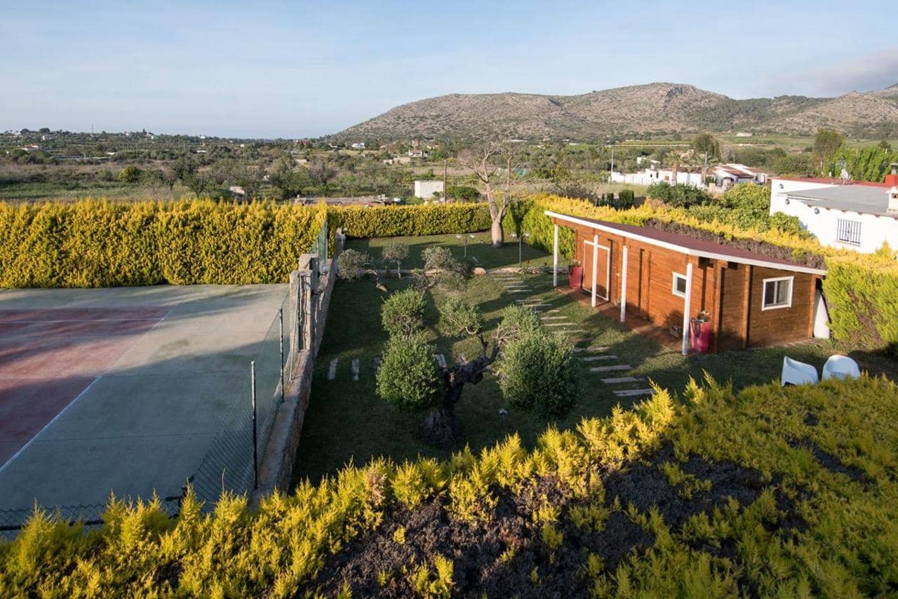 4 soveværelse Finca/Landehus til salg i La Sella med swimmingpool - € 890.000 (Ref: 9378715)