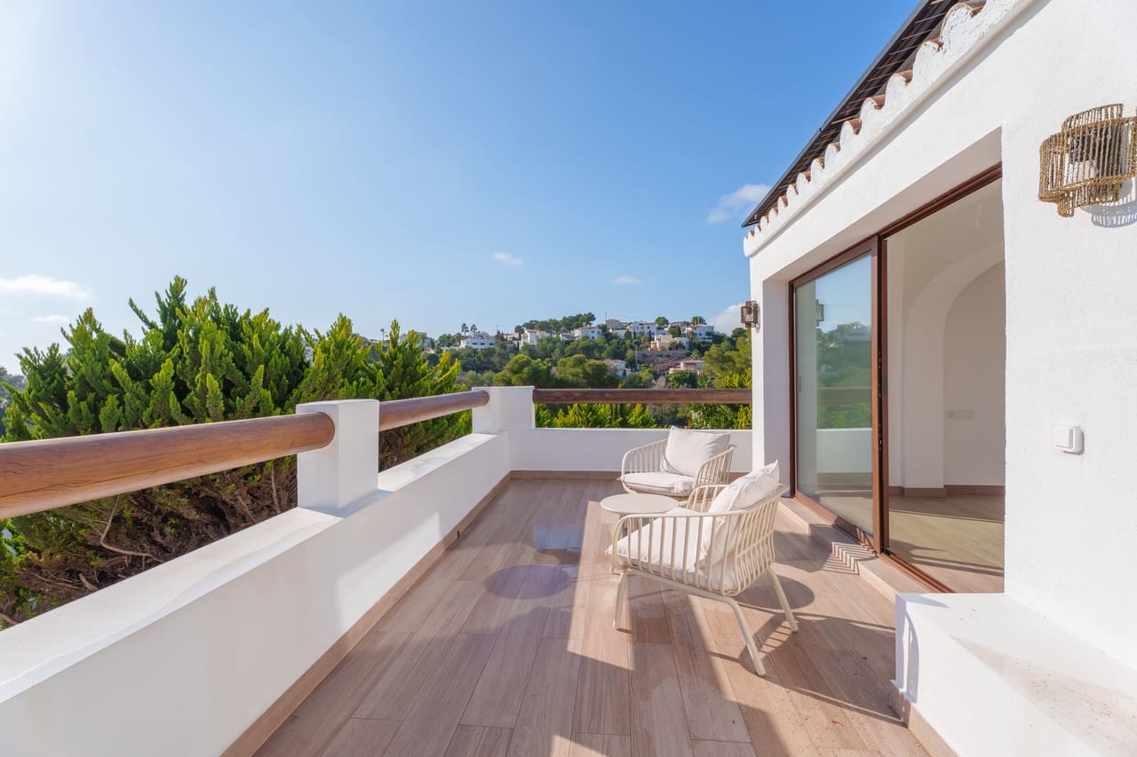 6 bedroom Villa for sale in Javea / Xabia with pool - € 1,695,000 (Ref: 9421839)