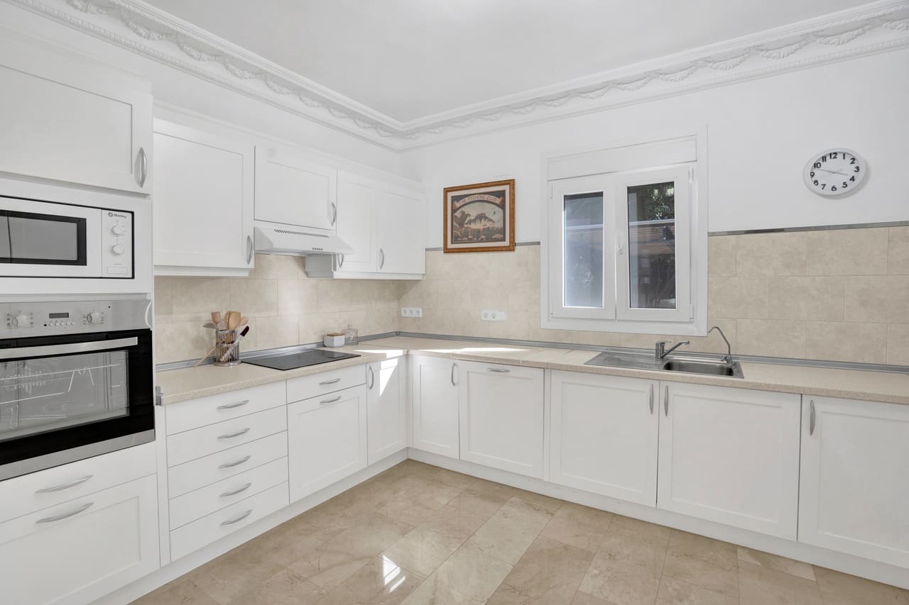 Chalet de 6 habitaciones en Dénia en venta con piscina - 1.290.000 € (Ref: 9426864)