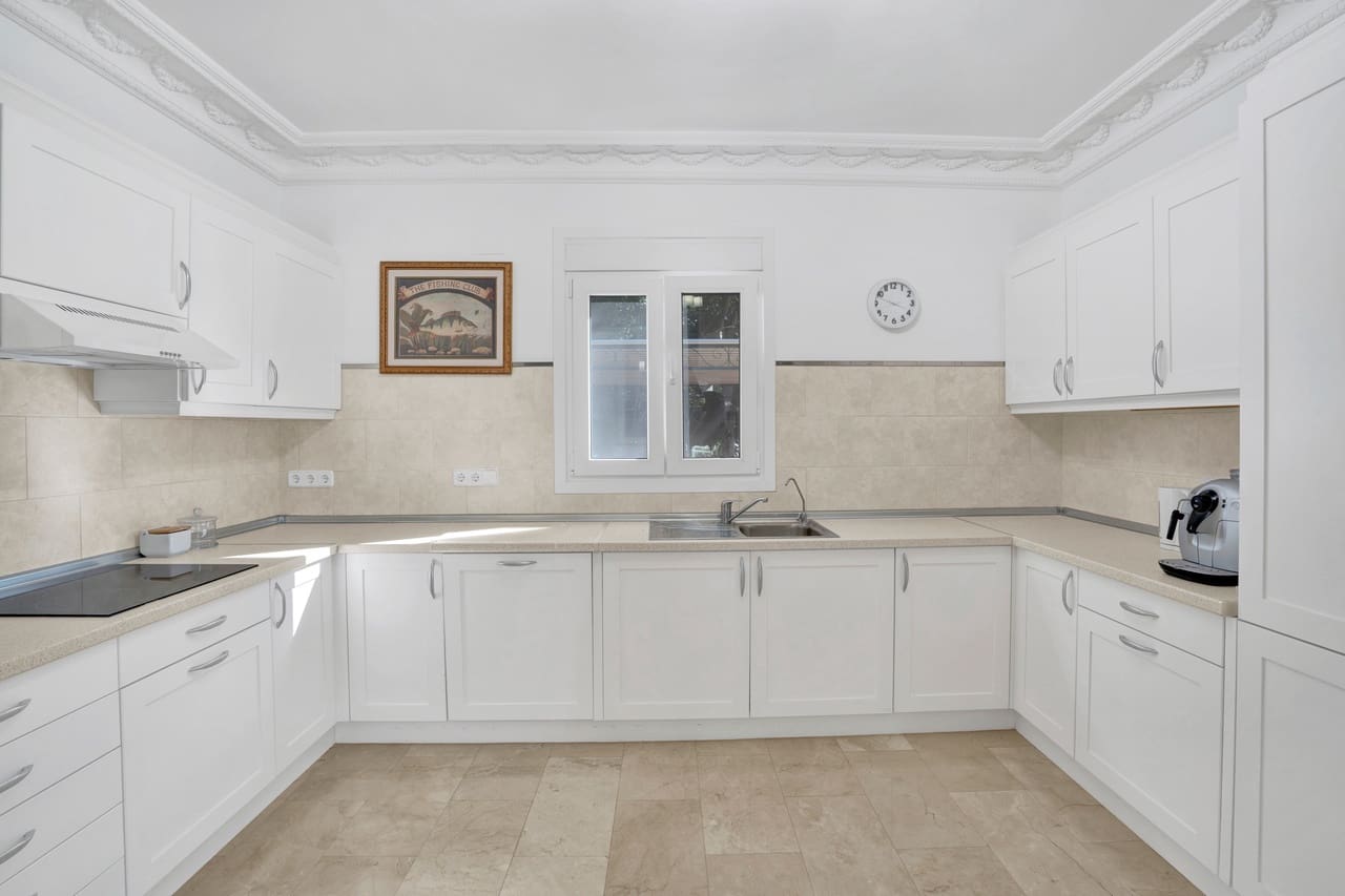 Chalet de 6 habitaciones en Dénia en venta con piscina - 1.290.000 € (Ref: 9426864)