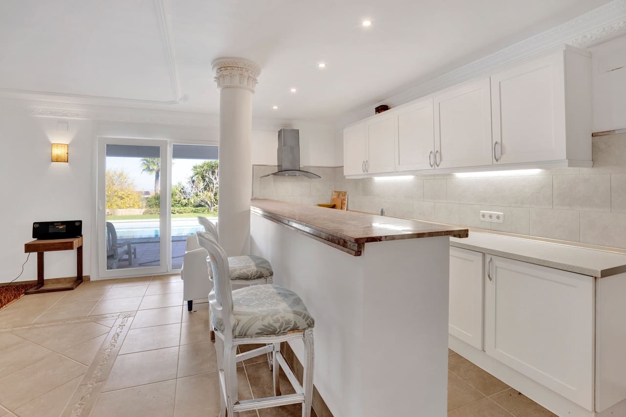 Chalet de 6 habitaciones en Dénia en venta con piscina - 1.290.000 € (Ref: 9426864)