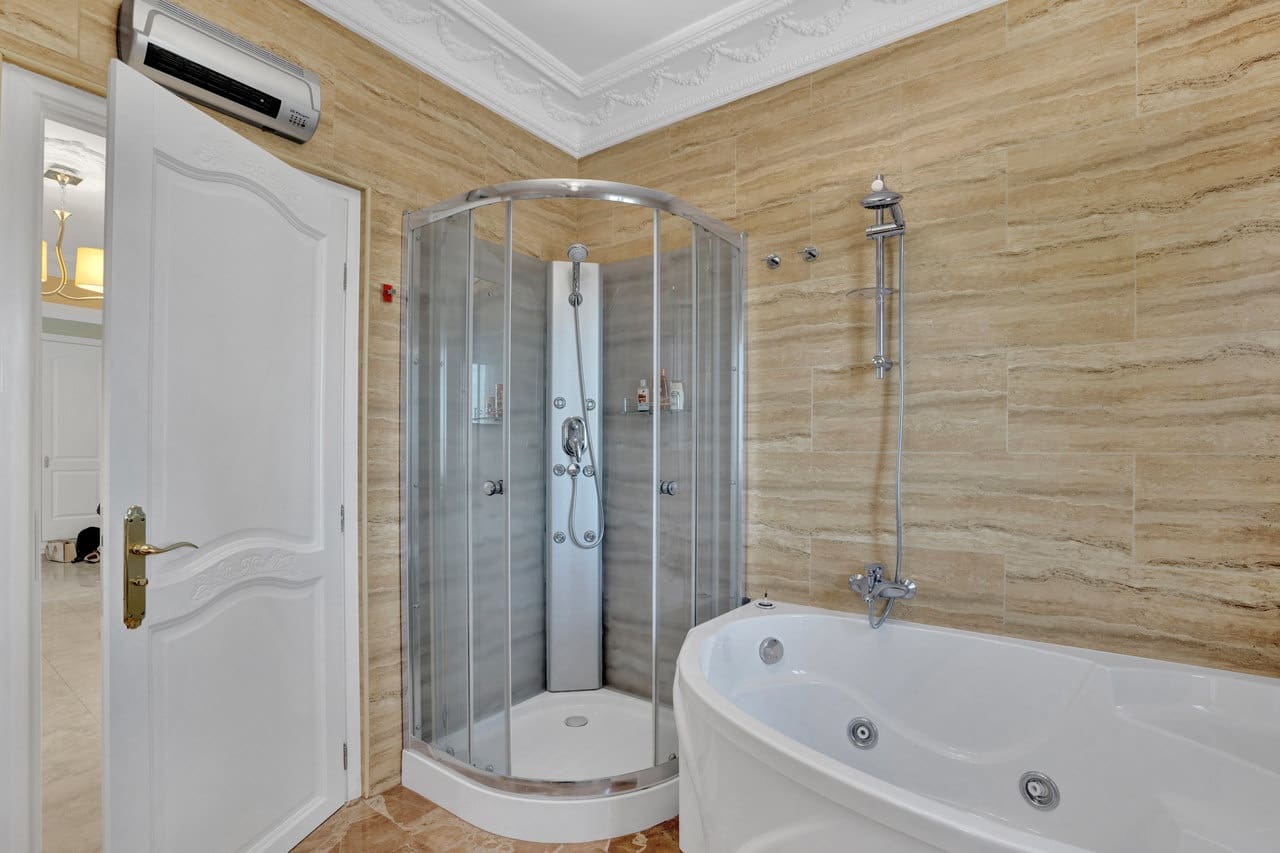 Chalet de 6 habitaciones en Dénia en venta con piscina - 1.290.000 € (Ref: 9426864)