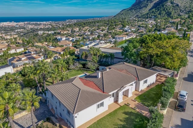 6 soveværelse Villa til salg i Centro Urbano, Dénia med swimmingpool - € 1.290.000 (Ref: 9426864)