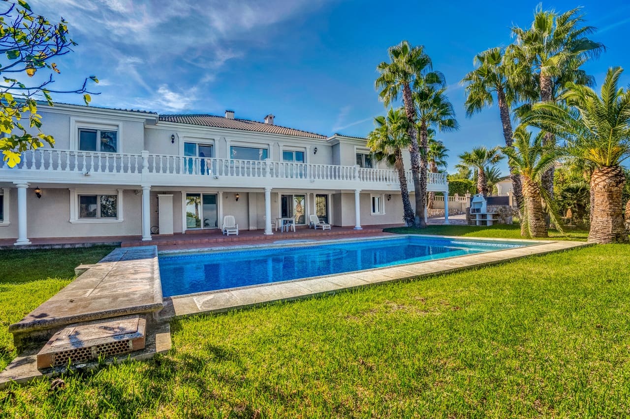 Chalet de 6 habitaciones en Dénia en venta con piscina - 1.290.000 € (Ref: 9426864)