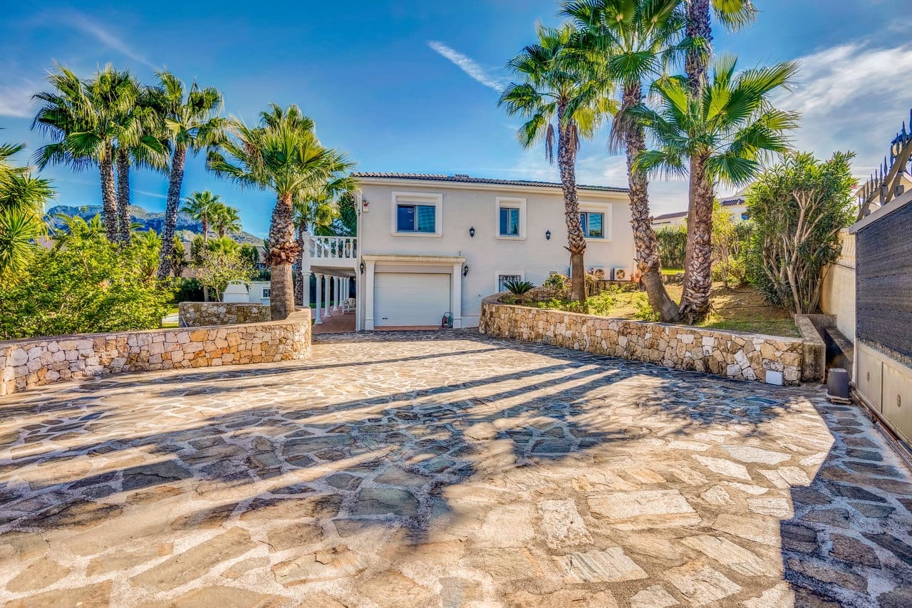 Chalet de 6 habitaciones en Dénia en venta con piscina - 1.290.000 € (Ref: 9426864)