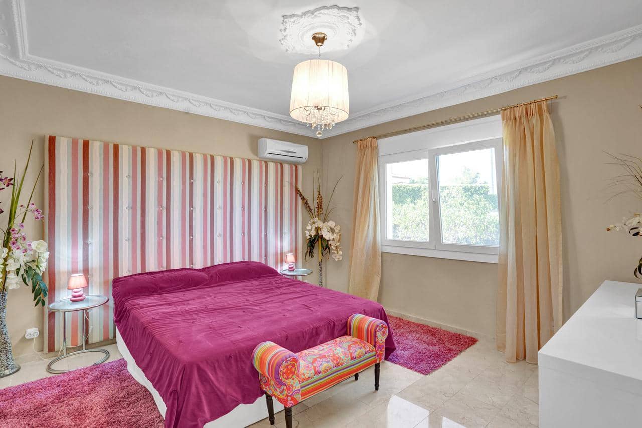 6 bedroom Villa for sale in Denia - € 1,290,000 (Ref: 9426864)