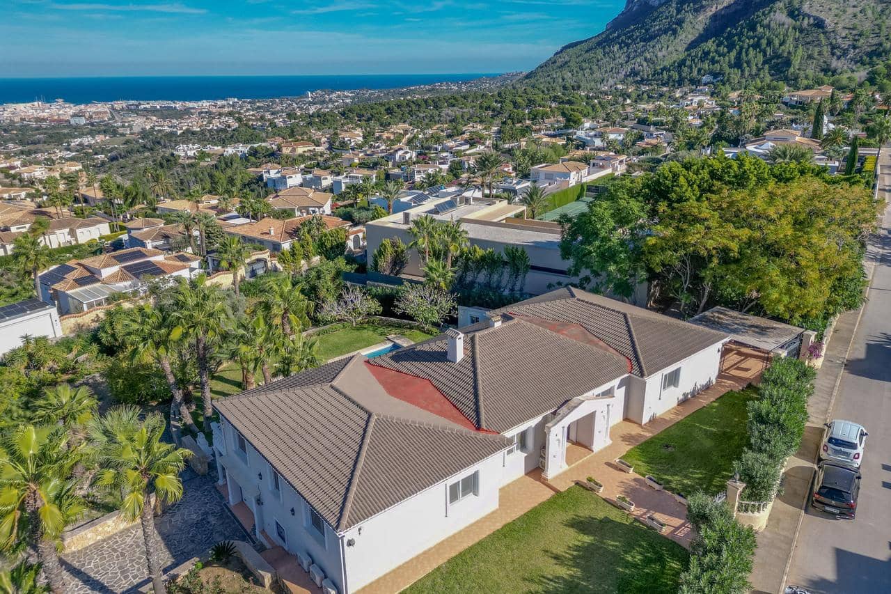 6 bedroom Villa for sale in Denia - € 1,290,000 (Ref: 9426864)