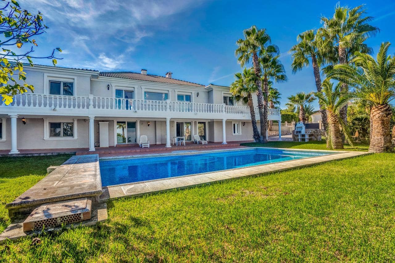 6 bedroom Villa for sale in Denia - € 1,290,000 (Ref: 9426864)