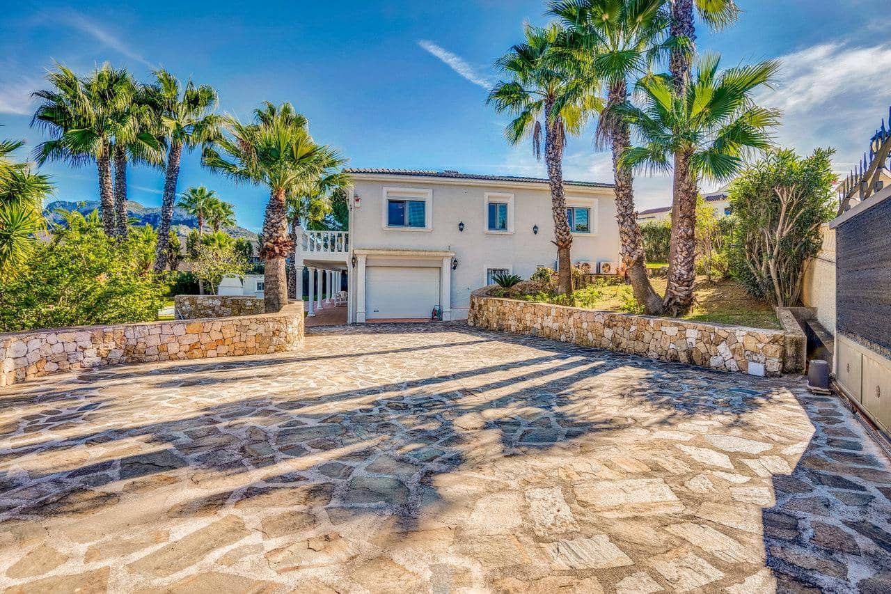 6 bedroom Villa for sale in Denia - € 1,290,000 (Ref: 9426864)