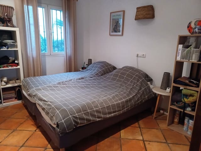 3 Zimmer Villa zu verkaufen in Orba mit Pool - 385.000 € (Ref: 9475517)