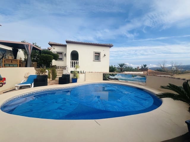 3 Zimmer Villa zu verkaufen in Orba mit Pool - 385.000 € (Ref: 9475517)