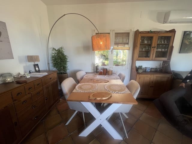 3 soverom Villa til salgs i Orba med svømmebasseng - € 385 000 (Ref: 9475517)