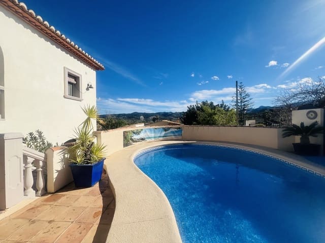 3 soverom Villa til salgs i Orba med svømmebasseng - € 385 000 (Ref: 9475517)