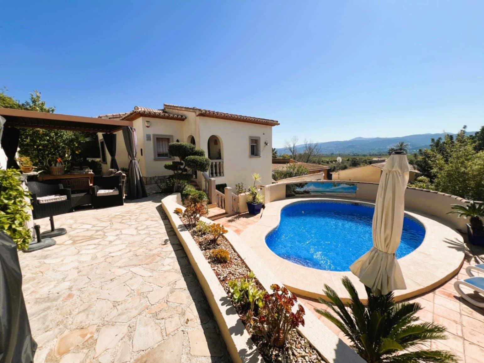 3 bedroom Villa for sale in Tormos with pool garage - € 385,000 (Ref: 9475517)