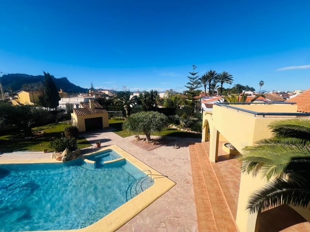 3 chambre Villa/Maison à vendre à Dénia avec piscine - 848 000 € (Ref: 9537190)