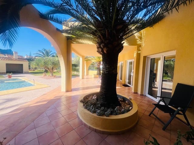 3 chambre Villa/Maison à vendre à Dénia avec piscine - 848 000 € (Ref: 9537190)