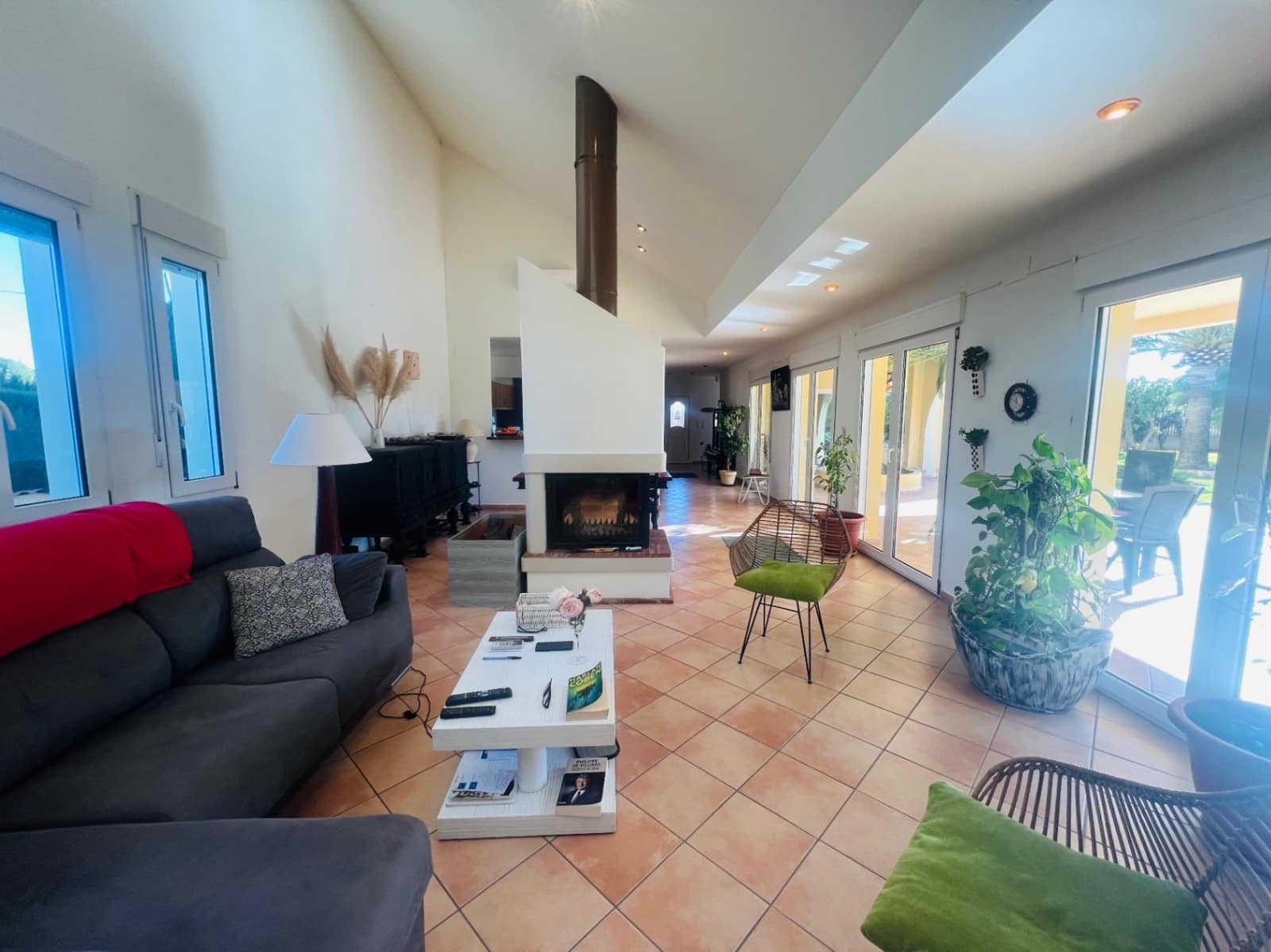 3 bedroom Villa for sale in Denia with pool - € 848,000 (Ref: 9537190)