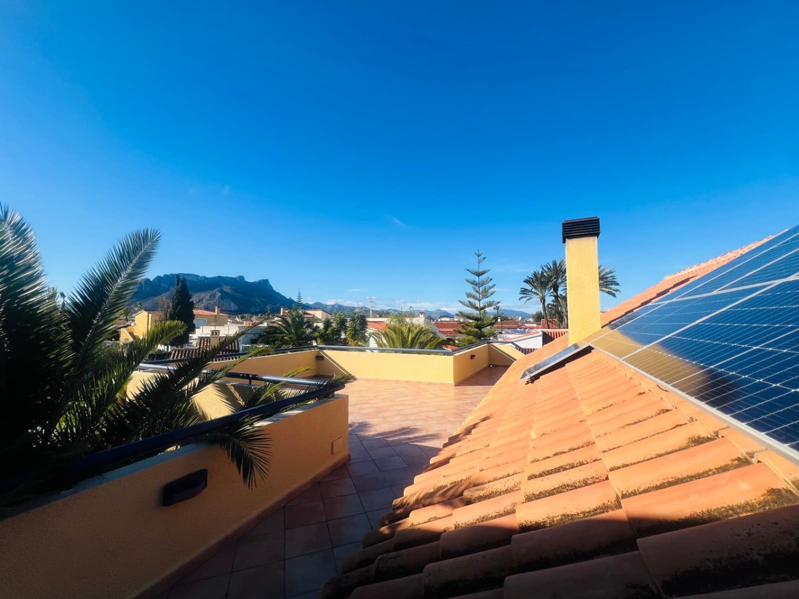 3 bedroom Villa for sale in Denia with pool - € 848,000 (Ref: 9537190)