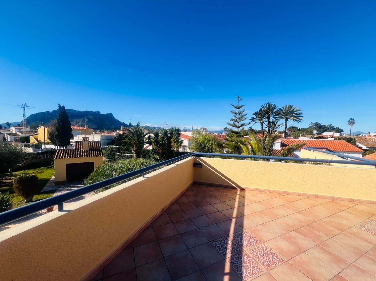 3 bedroom Villa for sale in Denia with pool - € 848,000 (Ref: 9537190)