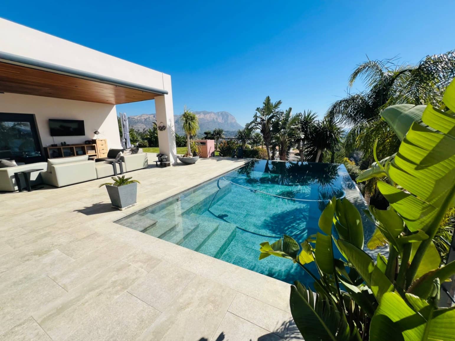 3 Zimmer Villa zu verkaufen in La Sella mit Pool - 1.195.000 € (Ref: 9640580)