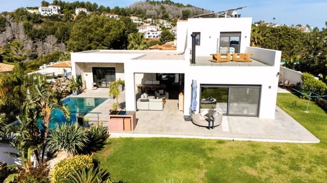 3 soverom Villa til salgs i La Sella med svømmebasseng garasje - € 1 195 000 (Ref: 9640580)