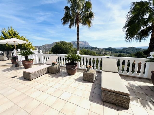 4 makuuhuone Huvila myytävänä paikassa La Sella mukana uima-altaan - 895 000 € (Ref: 9687624)