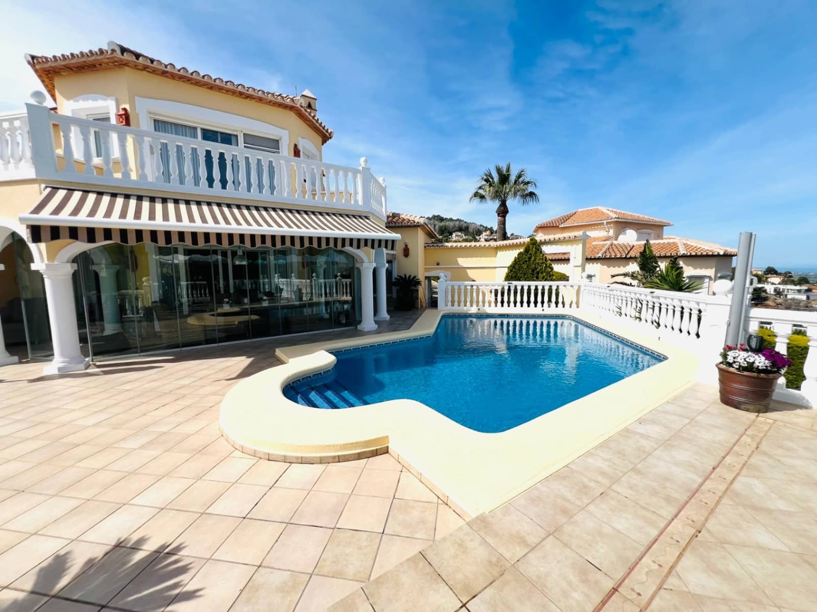 4 makuuhuone Huvila myytävänä paikassa La Sella mukana uima-altaan - 895 000 € (Ref: 9687624)