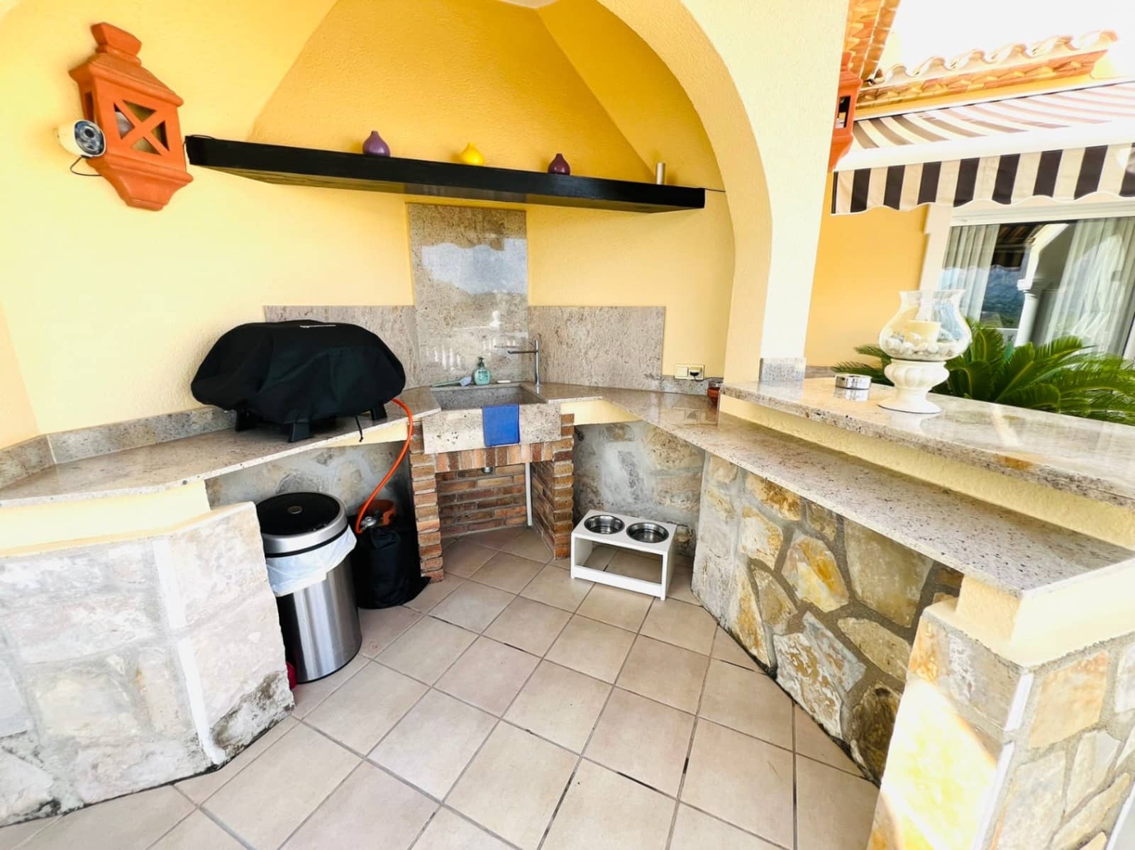 4 makuuhuone Huvila myytävänä paikassa La Sella mukana uima-altaan - 895 000 € (Ref: 9687624)