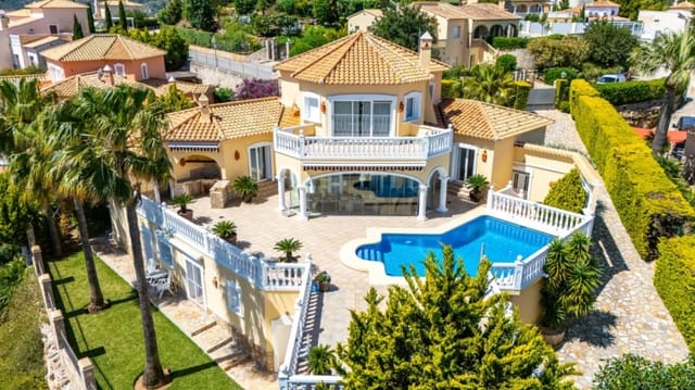 Chalet de 4 habitaciones en La Sella en venta con piscina garaje - 895.000 € (Ref: 9687624)