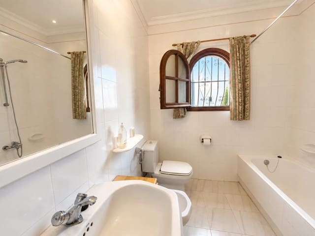 3 Zimmer Villa zu verkaufen in La Sella mit Pool - 550.000 € (Ref: 9730632)