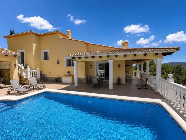Chalet de 3 habitaciones en La Sella en venta con piscina garaje - 660.000 € (Ref: 9834241)