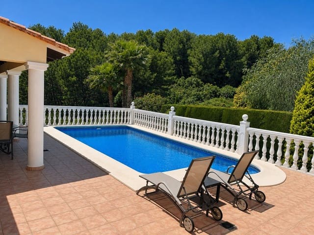 Chalet de 3 habitaciones en La Sella en venta con piscina garaje - 660.000 € (Ref: 9834241)