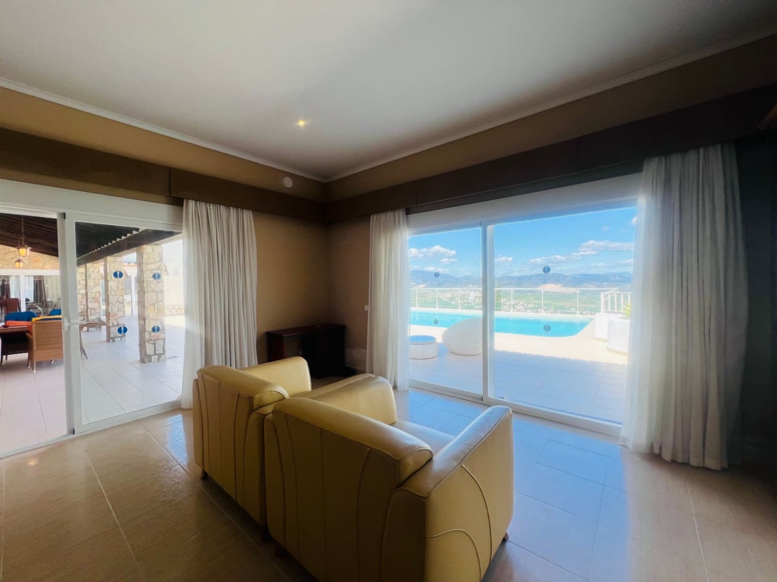 4 bedroom Villa for sale in Denia with pool garage - € 850,000 (Ref: 9841151)