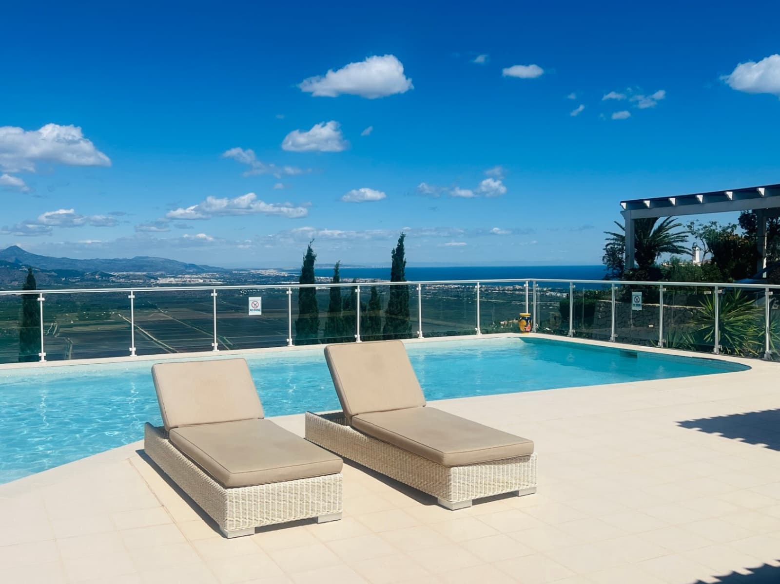 4 bedroom Villa for sale in Denia with pool garage - € 850,000 (Ref: 9841151)