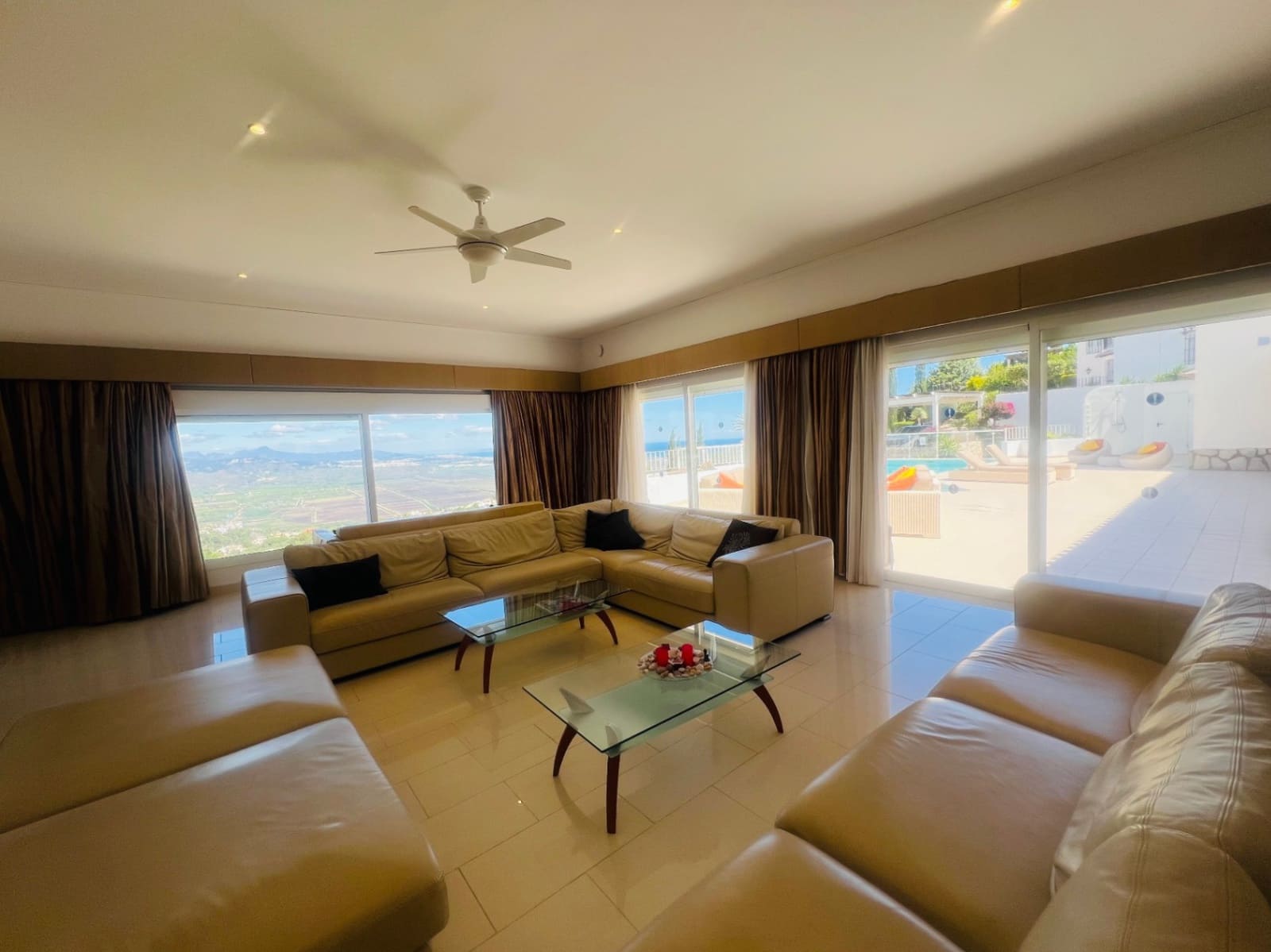 4 bedroom Villa for sale in Denia with pool garage - € 850,000 (Ref: 9841151)