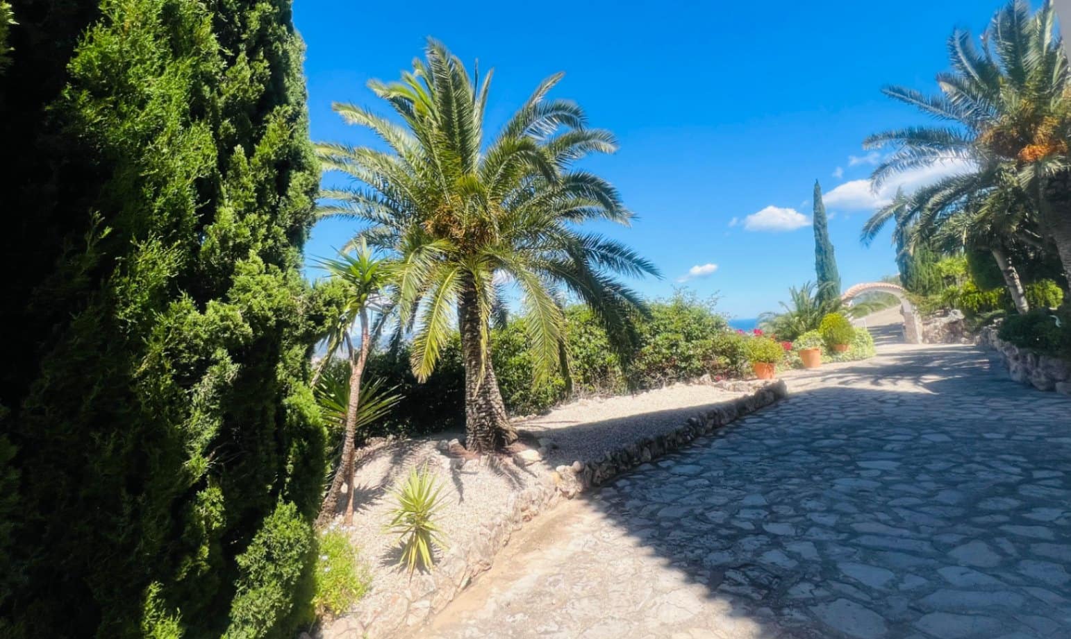 4 bedroom Villa for sale in Denia with pool garage - € 850,000 (Ref: 9841151)